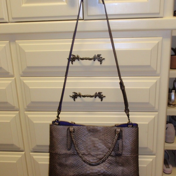 Coach Soft Borough Embossed Leather Handbag 32349 - Picture 4 of 16